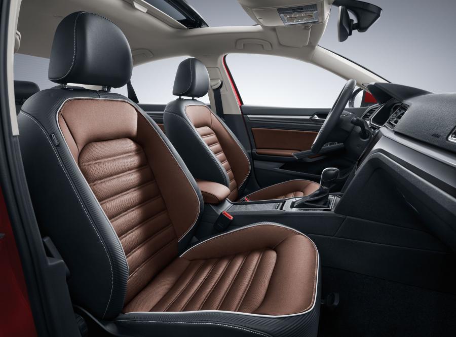 Интерьер Volkswagen Lamando 2018 года  (фото 14 из 24)